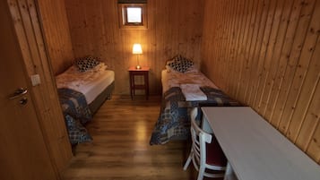 Sumarhús með útsýni - 2 svefnherbergi - eldhús - útsýni yfir dal | 4 svefnherbergi, myrkratjöld/-gardínur, vöggur/ungbarnarúm