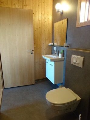 Panoramic Cottage, 2 Bedrooms, Kitchen, Valley View | Bathroom | Shower, hair dryer, towels, soap