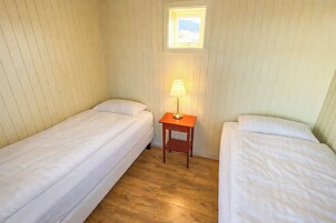 Panoramic Cottage, 2 Bedrooms, Kitchen, Valley View | 4 bedrooms, blackout drapes, free cribs/infant beds, free WiFi