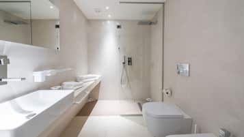 Standard Room | Bathroom | Shower, free toiletries, hair dryer, bathrobes