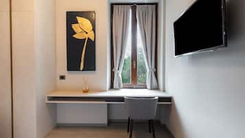 Economy Single Room | Minibar, in-room safe, soundproofing, free WiFi