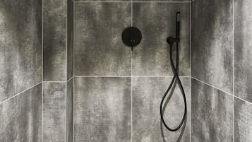 Royal Suite, Kitchen | Bathroom shower