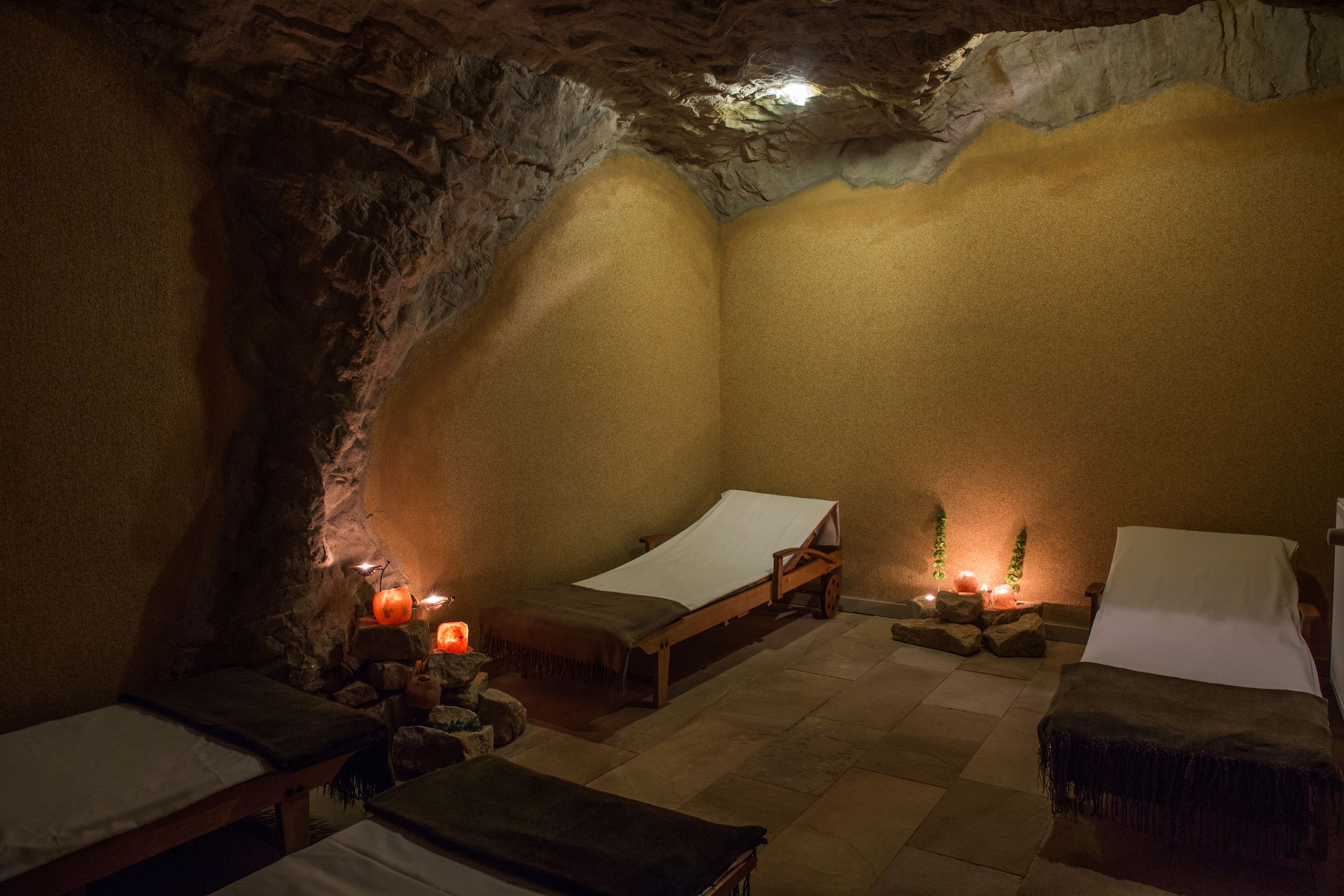 Couples treatment room(s), hydrotherapy, aromatherapy