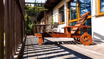 Comfort Suite, 1 Bedroom, Garden Area | Terrace/patio