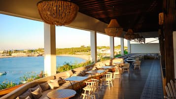 4 restaurants, breakfast, lunch, dinner served; Turkish cuisine