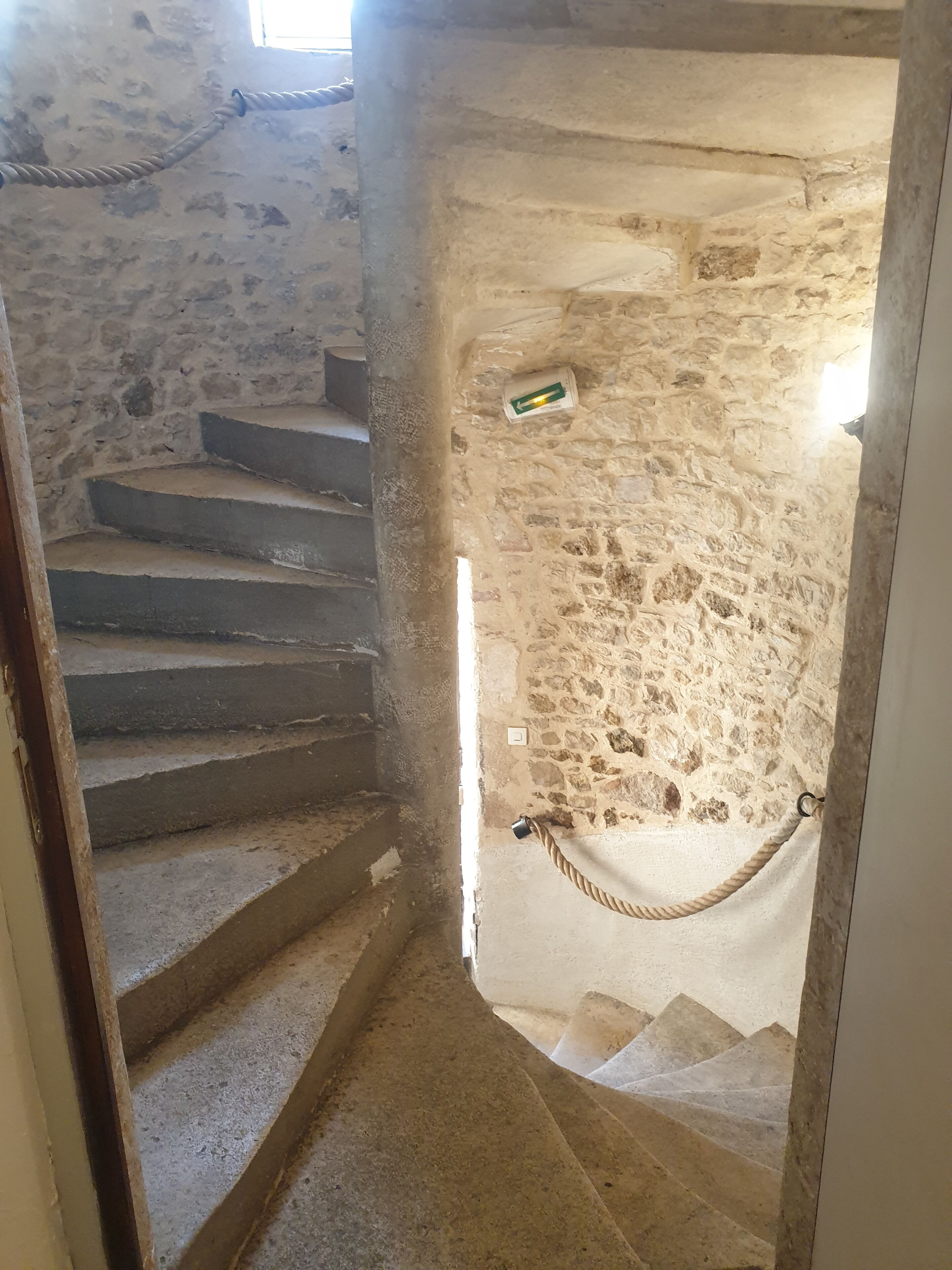 handrails in stairways