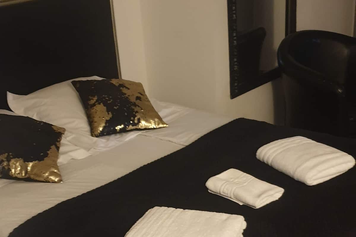 triple room | egyptian cotton sheets, premium bedding, down duvets