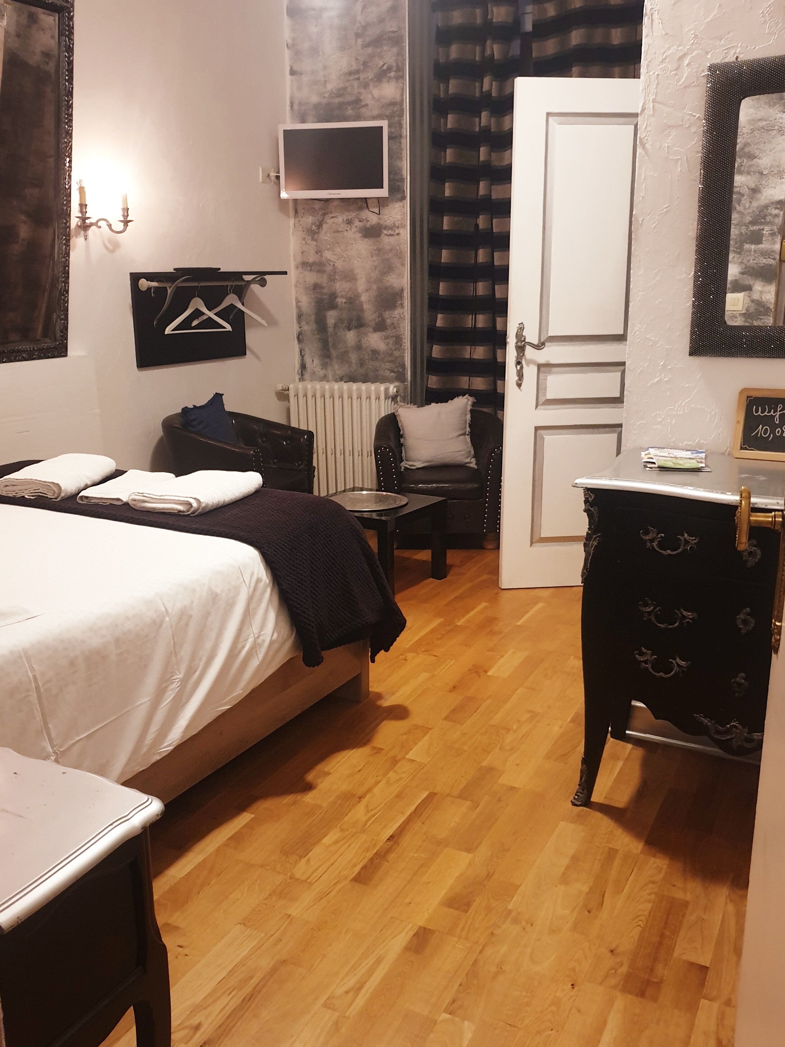 comfort double room | egyptian cotton sheets, premium bedding, down duvets