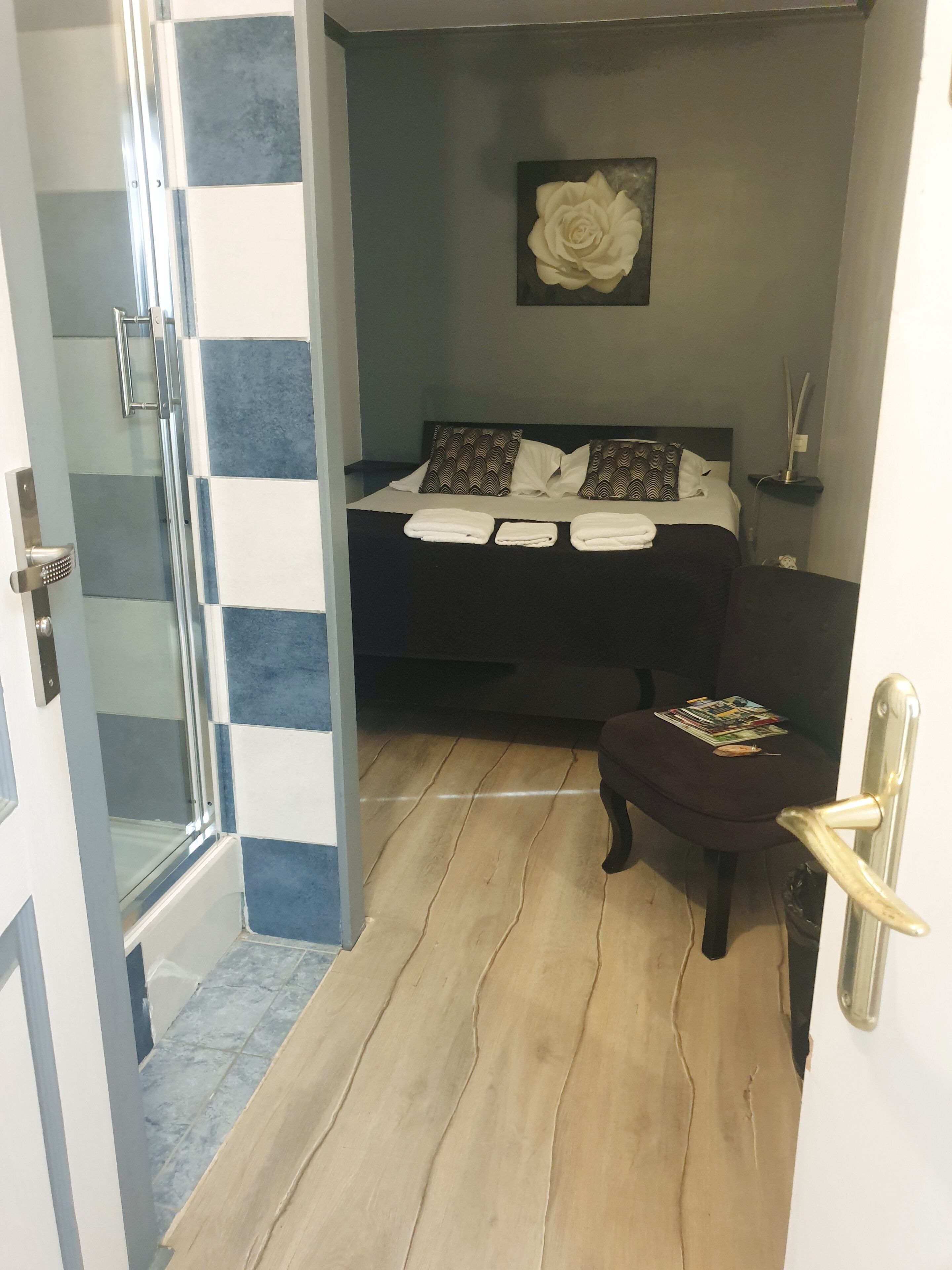 comfort double room | egyptian cotton sheets, premium bedding, down duvets