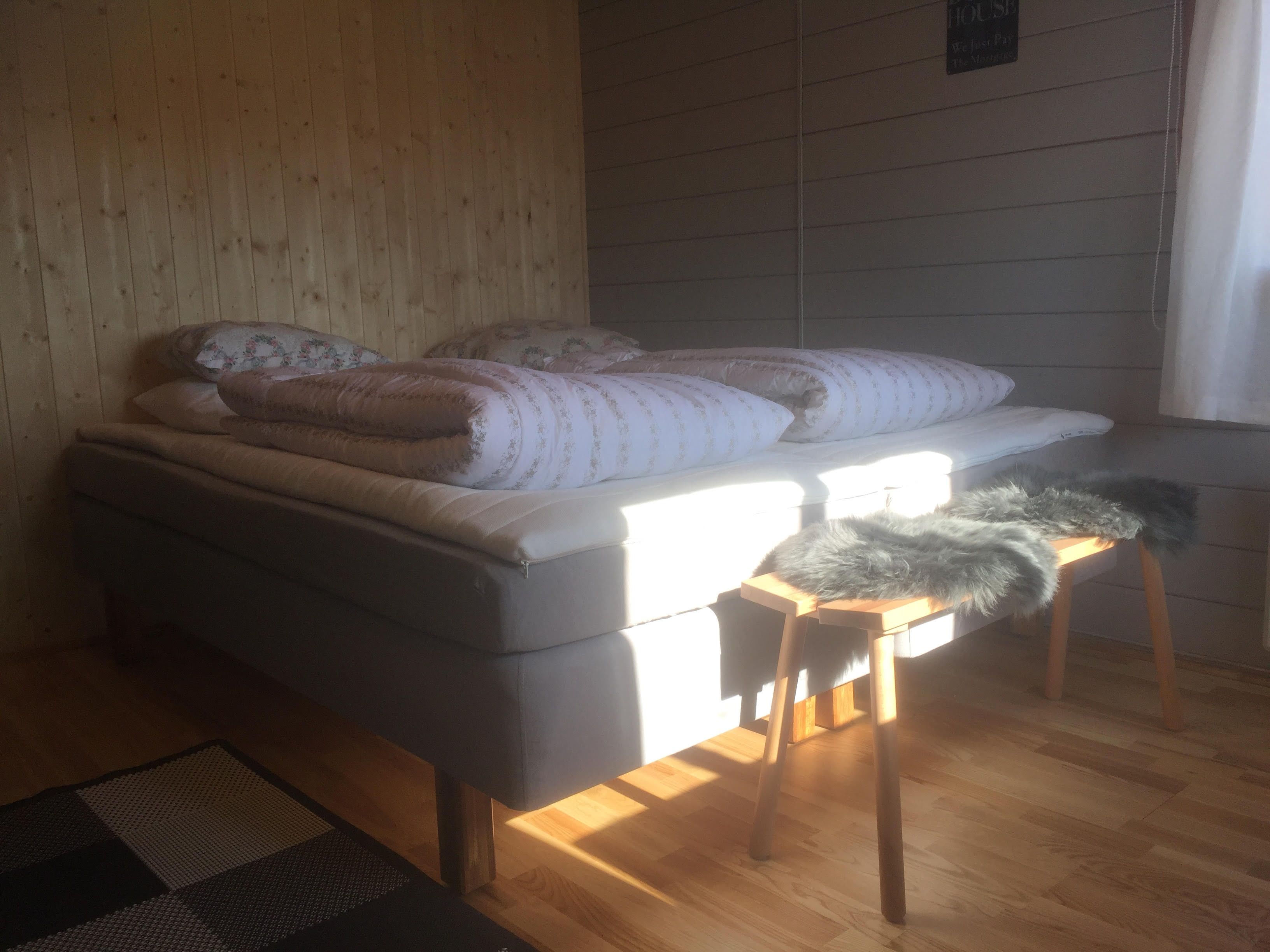 Traditional Cottage, 1 King Bed with Sofa bed, Refrigerator, Mountainside | Hypo-allergenic bedding