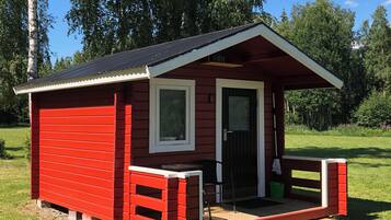 Standard Cottage, 2 Single Beds, Shared Bathroom, River View | Front of property