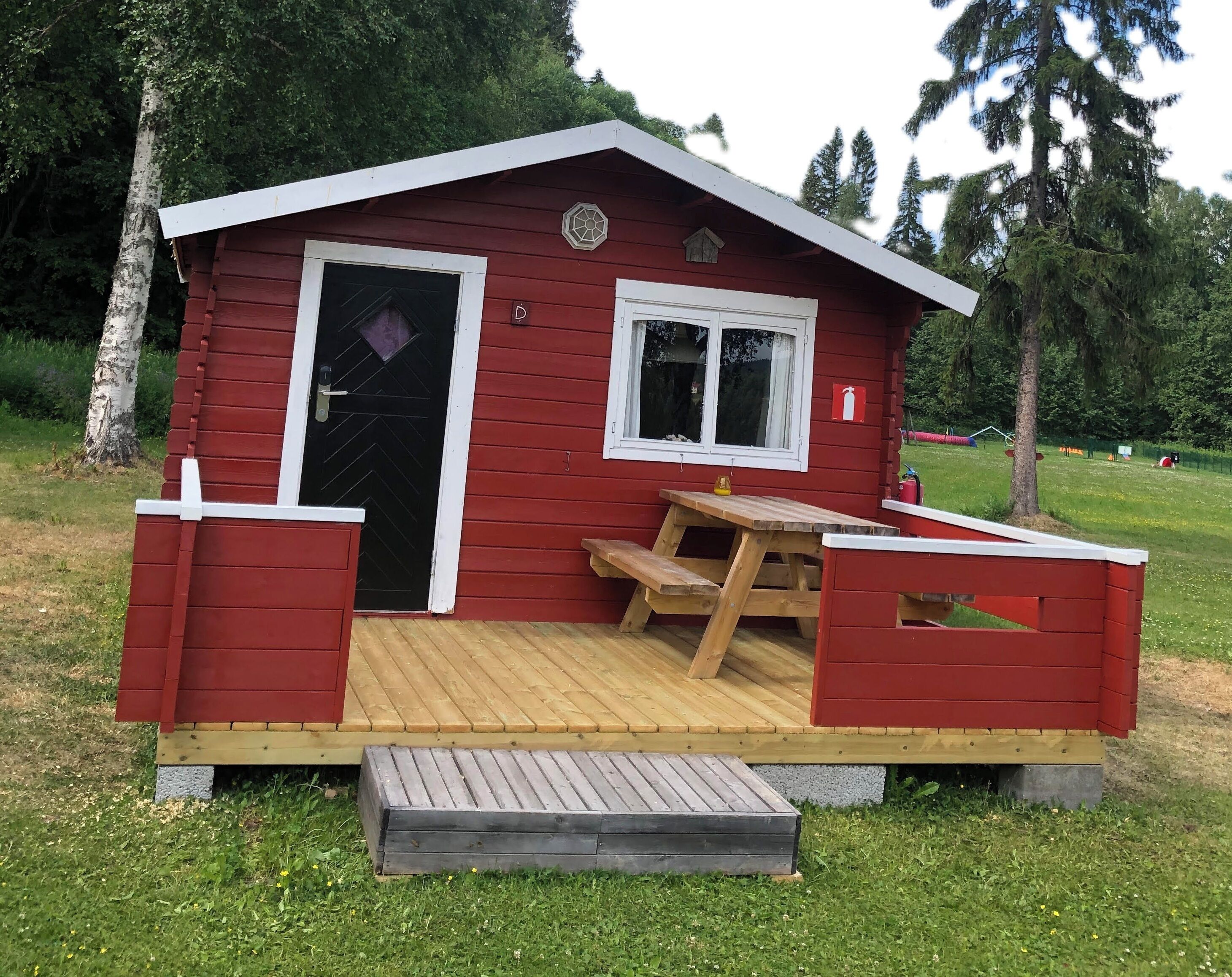 Tradisjonelt småhus, 1 kingsize-seng med sovesofa, kjøleskap, ved fjell | Allergitestet sengetøy