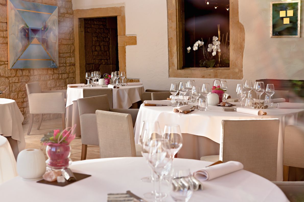 breakfast, lunch, dinner served; french cuisine