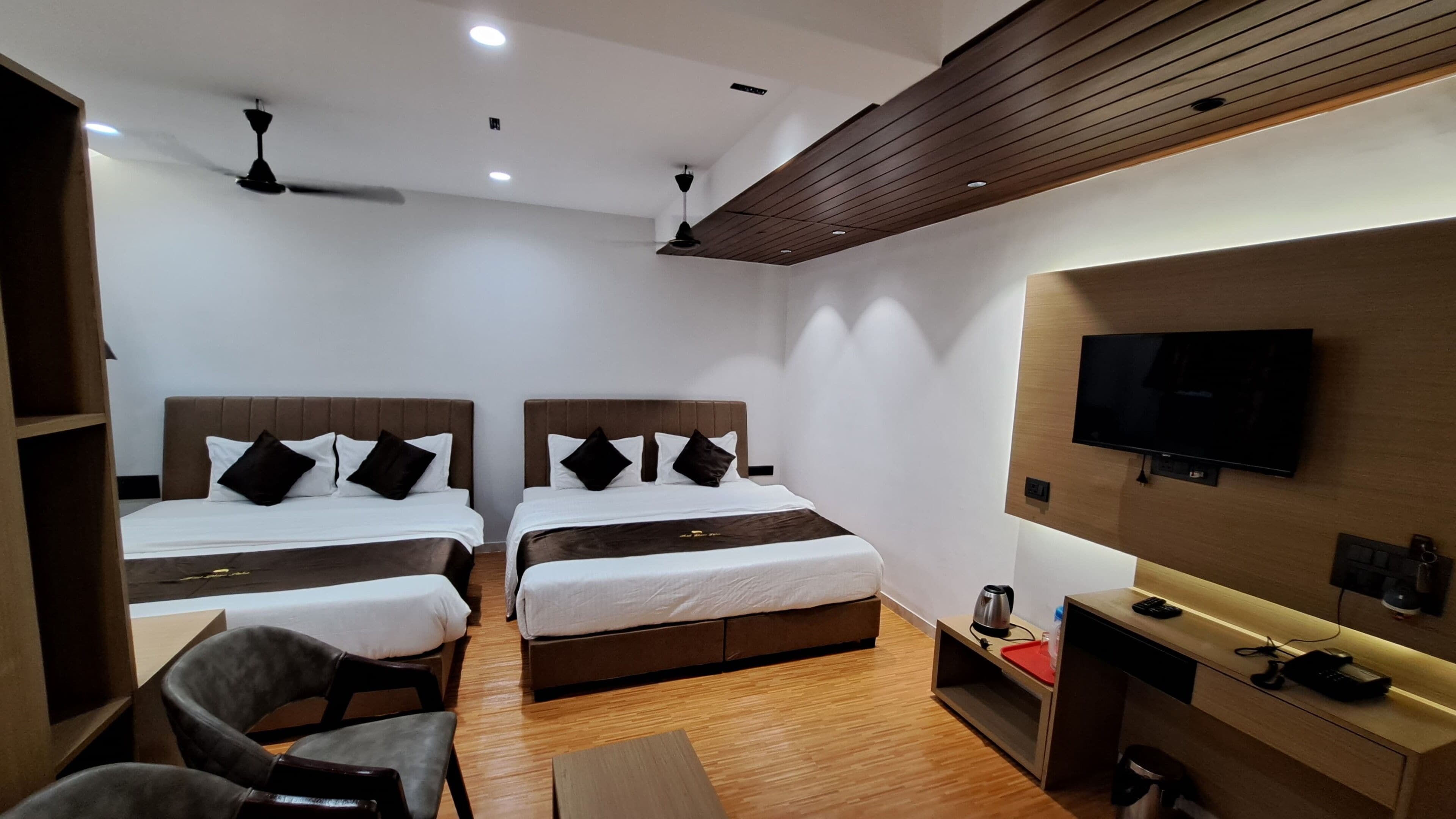 1 bedroom, premium bedding, in-room safe, desk