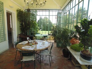 Dining - Le Clos Saint Nicolas (Neauphle-le-Chateau)