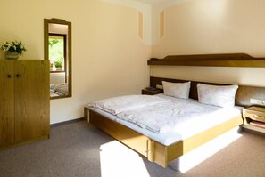 In-room safe, desk, iron/ironing board, free WiFi - Black Forest Family Apartment-Zum Letzten G'Stehr (Bad Rippoldsau-Schapbach)