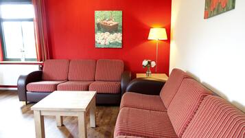 Comfort House, 3 Bedrooms, Lake View, Lakeside | Living area | Flat-screen TV