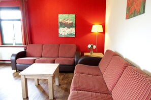 Comfort huis, 3 slaapkamers, uitzicht op meer, aan het meer | Woonruimte | Flatscreentelevisie