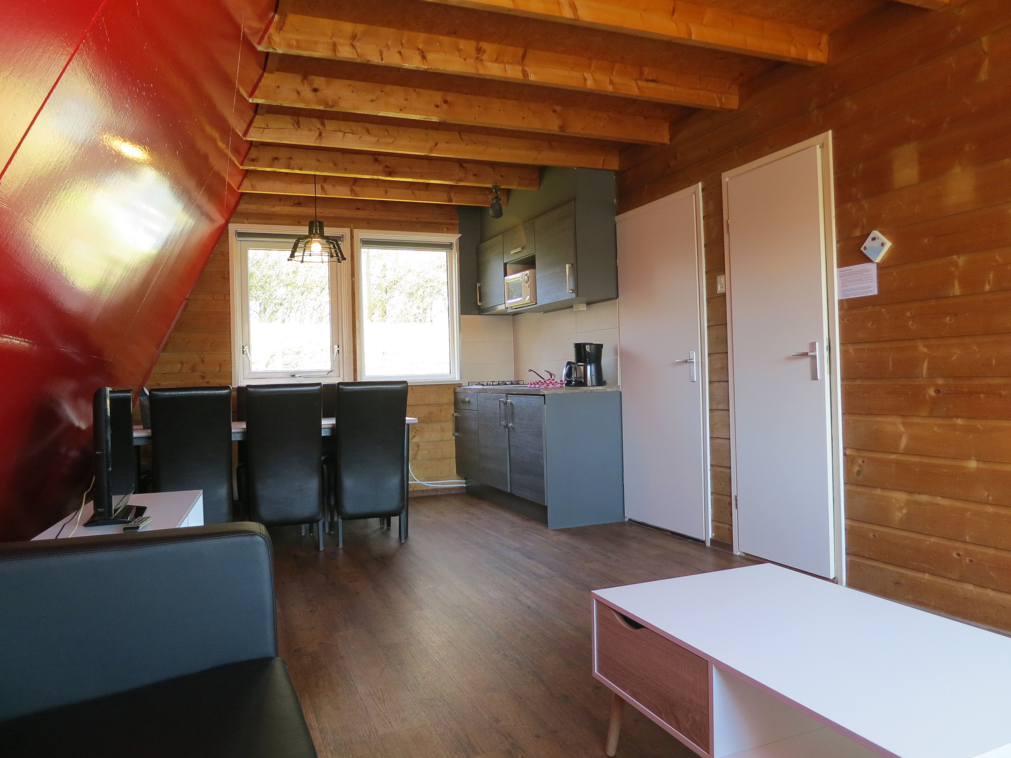 Classic Cottage, 3 Bedrooms, Lake View (Vissershuisje) | In-room dining