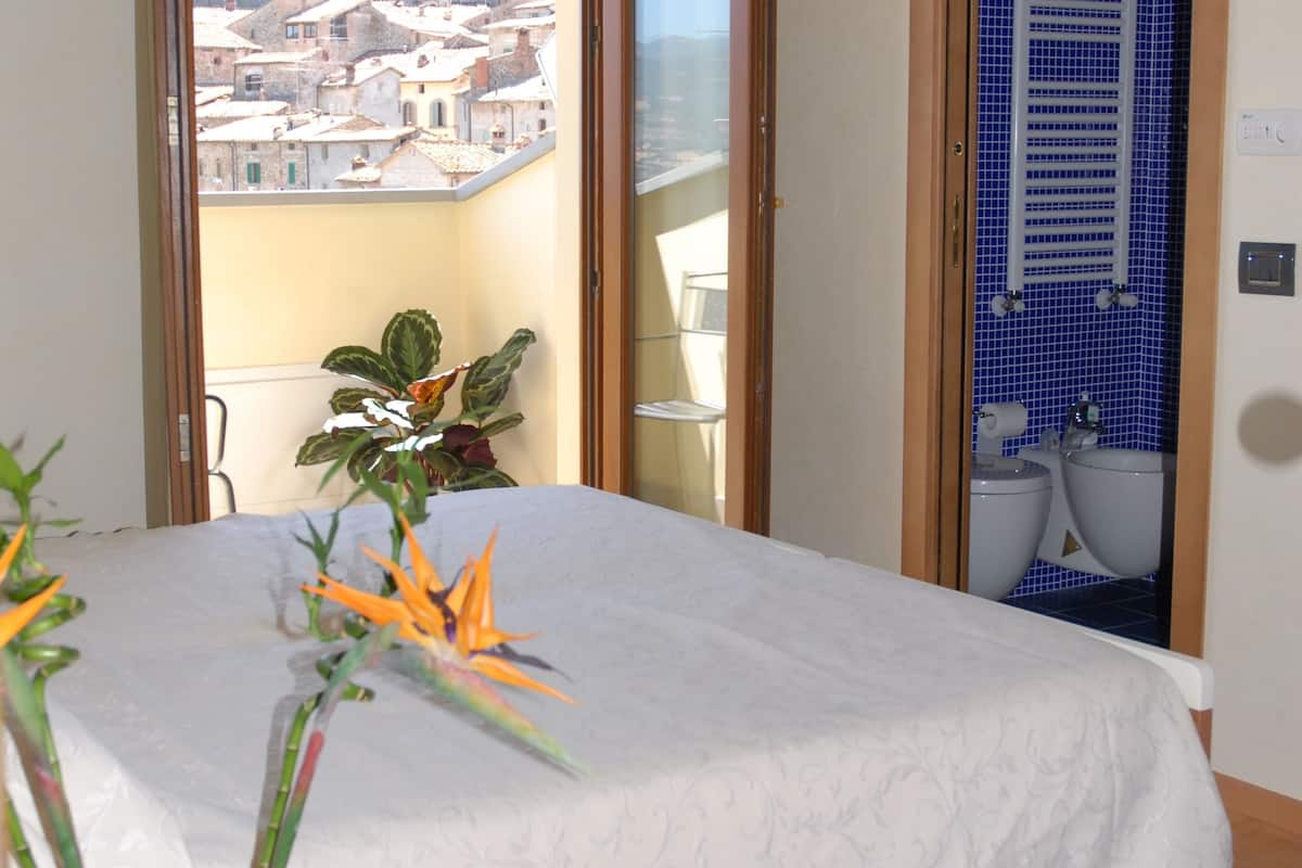 standard quadruple room | in-room safe, desk, soundproofing, cots/infant beds