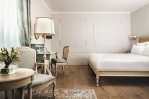 Rom – premium, 1 soverom | Sengetøy av topp kvalitet, minibar, safe på rommet og skrivebord