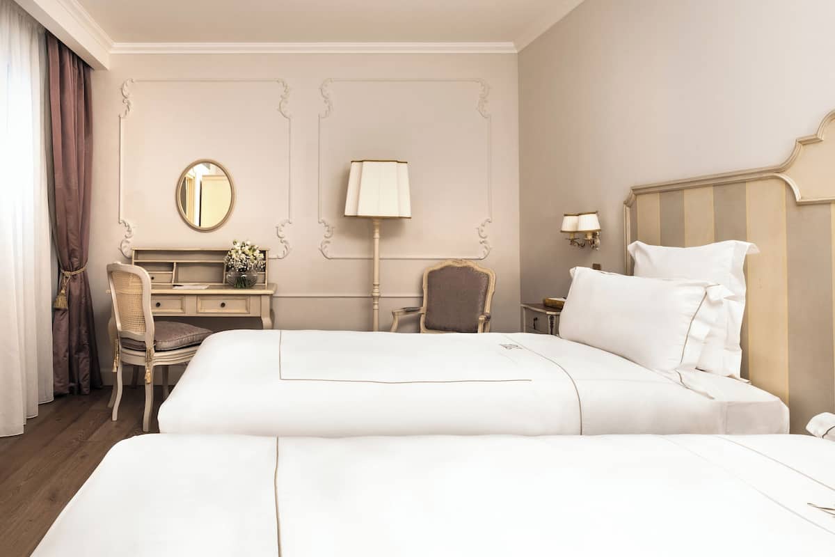 deluxe room, 1 bedroom | 1 bedroom, premium bedding, minibar, in-room safe