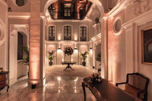 Sala de estar en el lobby