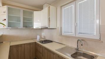 Appartement Deluxe, 2 chambres, salle de bains privée, vue mer | Cuisine privée