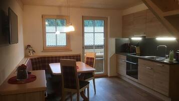 Schreibtisch, kostenlose Babybetten, Zustellbetten, Bettwäsche