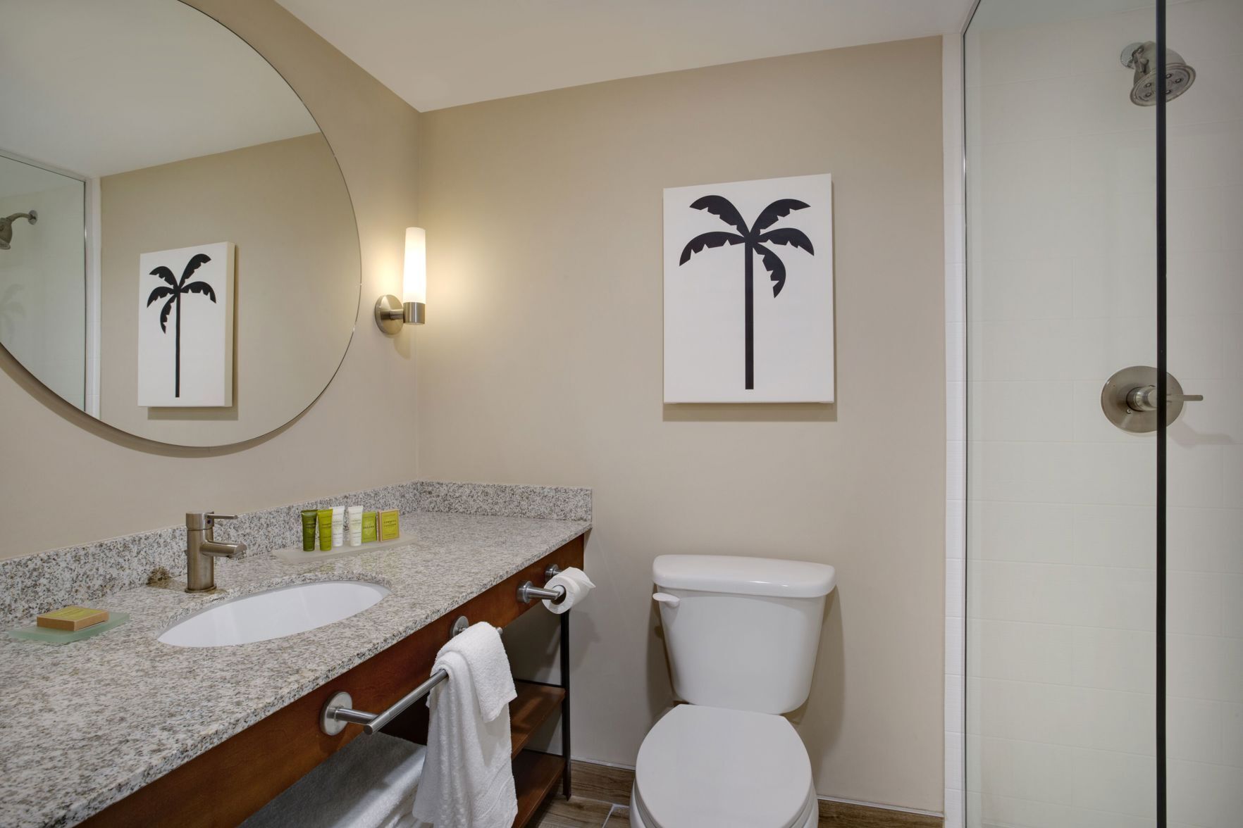 Salle de bain | Articles de toilette (gratuits), séchoir à cheveux, serviettes fournies