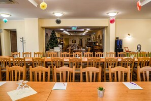 Spécialités Cuisine locale et internationale