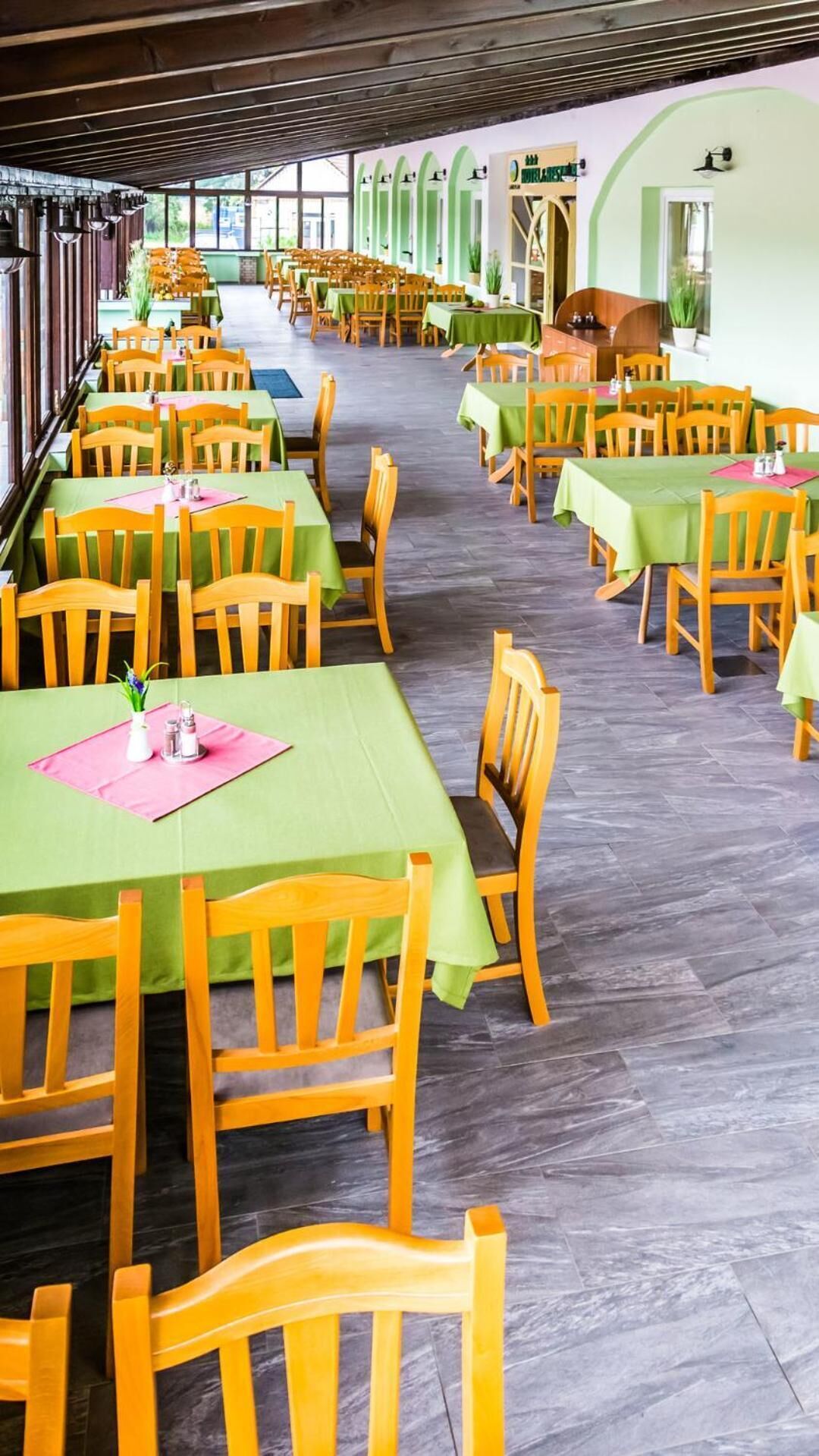 breakfast, lunch, dinner served; local and international cuisine