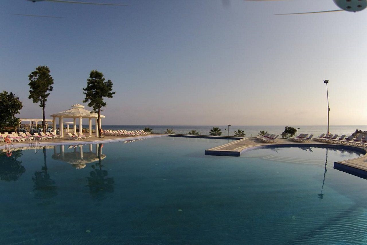 Açık yüzme havuzu 