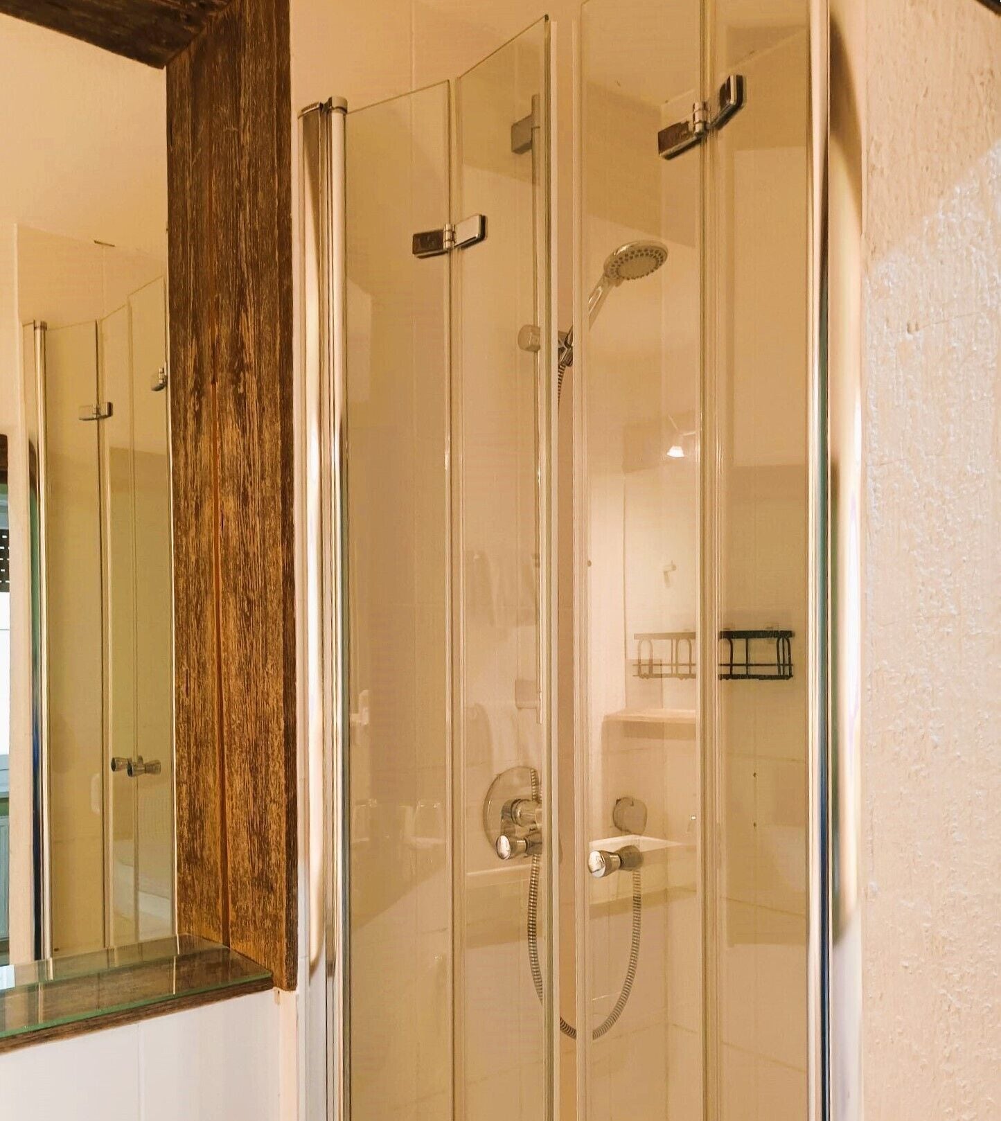 Standard-Einzelzimmer | Badezimmer | Dusche, kostenlose Toilettenartikel, Haartrockner, Handtücher