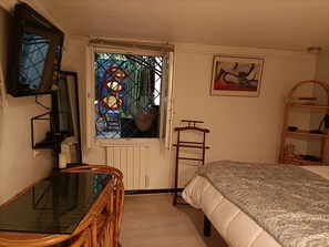 Estúdio conforto | Roupas de cama premium, cofres nos quartos, quartos à prova de som