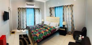 Executive-Bungalow, 1 Doppelbett, eigenes Bad | Minibar, Zimmersafe, Bügeleisen/Bügelbrett, Zustellbetten