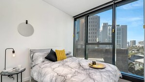 Executive Apartment, 1 Bedroom, Kitchen, City View - Central City Designer Pad (Brisbane)