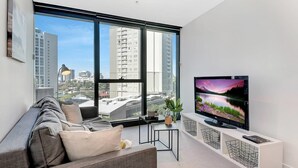 Executive Apartment, 1 Bedroom, Kitchen, City View | Living room - Central City Designer Pad (Brisbane)