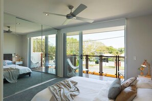 Executive huis, 3 slaapkamers, keuken, uitzicht op de stad | 3 slaapkamers, luxe beddengoed, donsdekens, een strijkplank/strijkijzer