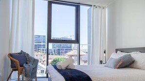 Executive-huoneisto, 2 makuuhuonetta, keittiö, kaupunkinäköala