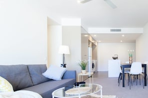 Executive Apartment, 2 Bedrooms, Kitchen, City View | Living room - Chic Living in South Brisbane + Rooftop Pool (South Brisbane)