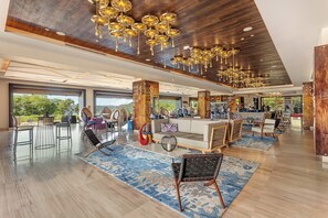 3 bars, bar en bord de piscine, bar de plage