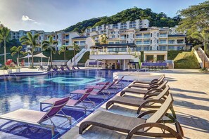Outdoor pool, sun loungers - Planet Hollywood Costa Rica by Royalton, An Autograph Collection All-Inclusive Resort (Nacascolo)