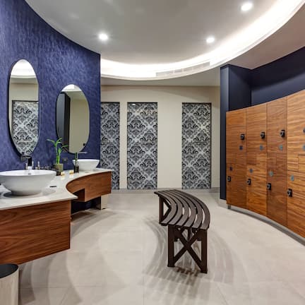 Body treatments, hydrotherapy, facials, 7 treatment rooms