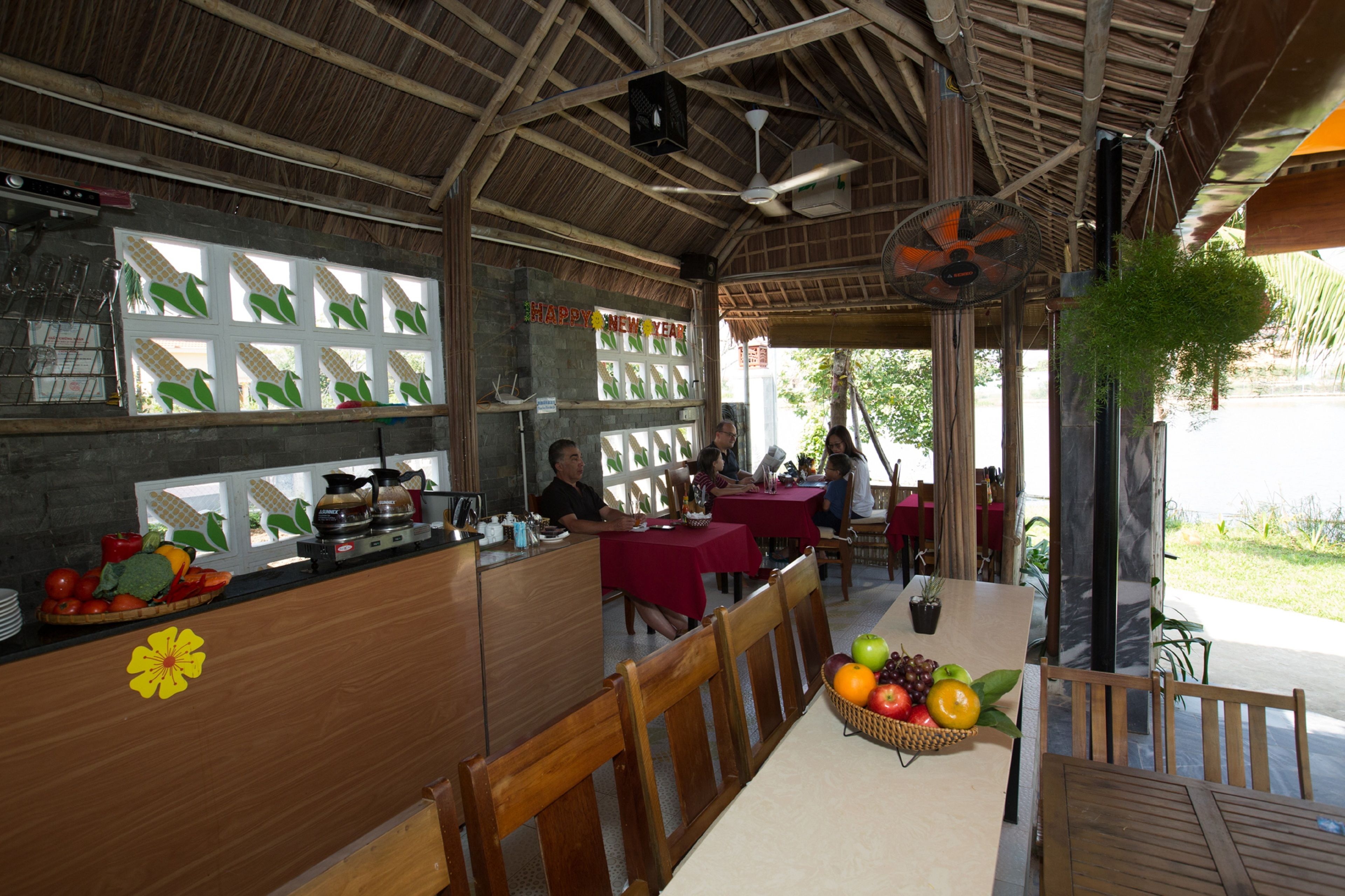 breakfast, lunch, dinner served; local and international cuisine