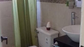 家庭聯排別墅, 3 間臥室 | 浴室 | 淋浴設備、毛巾