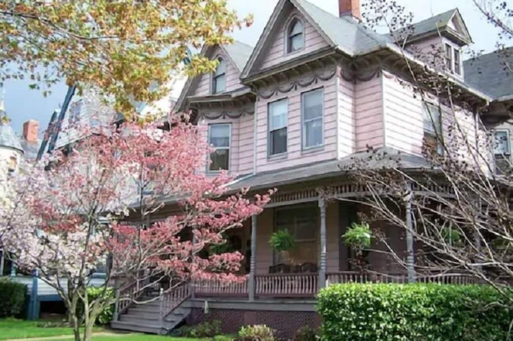 Hollerstown Hill Bed and Breakfast - Ceresville, MD