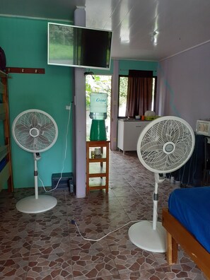 In-room safe, blackout curtains, free WiFi, bed sheets - Hotel Aban (Cahuita)