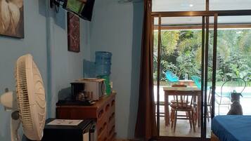 Kamar Double Basic, 1 Tempat Tidur Double | Brankas, tirai kedap cahaya, Wi-Fi gratis, dan seprai linen