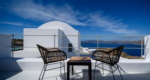 Terrace/patio - Cape 9 Suites & Villas (Santorini)
